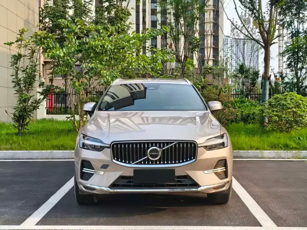 Volvo XC60 — фото 6