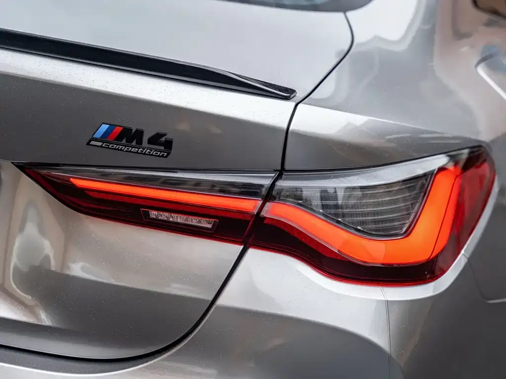 BMW M4 — фото 10