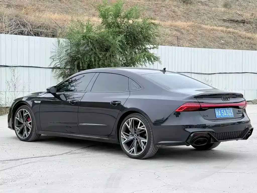 Audi A7L — фото 7