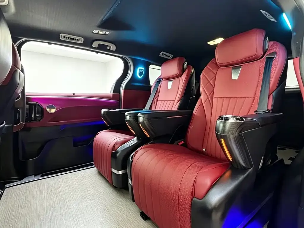 Toyota Granvia — фото 8