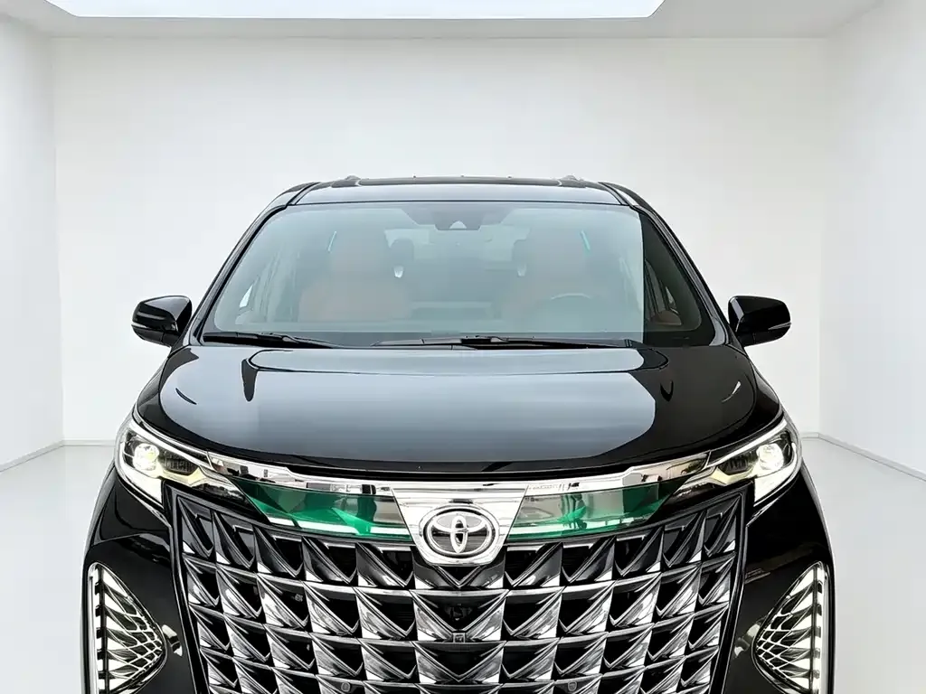 Toyota Granvia — фото 6