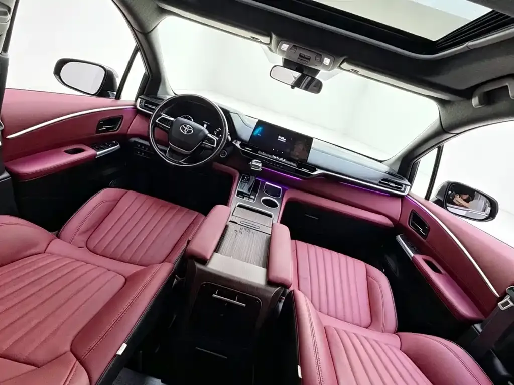 Toyota Granvia — фото 4