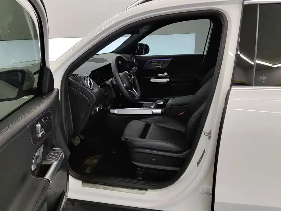 Mercedes-Benz GLB — фото 6