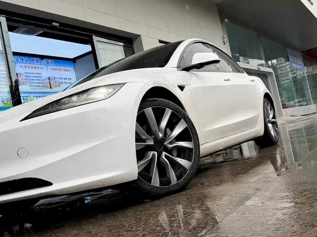 Tesla Model 3 — фото 3