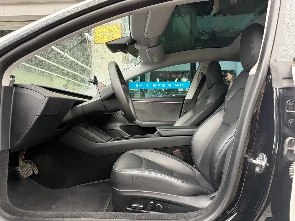 Tesla Model 3 — фото 4