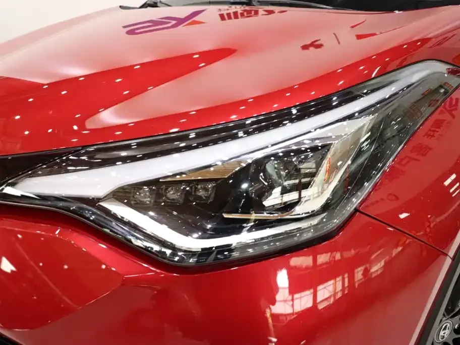 Toyota C-HR — фото 10