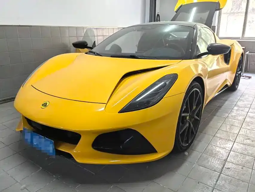 Lotus Emira — фото 1