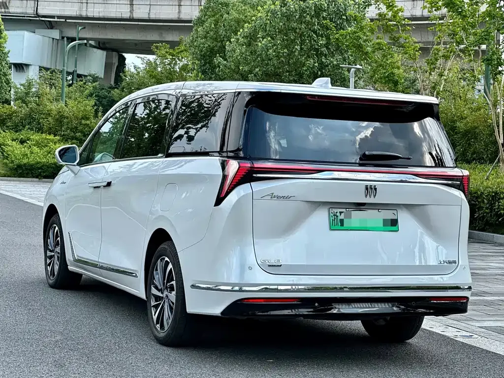 Buick GL8 Hybrid — фото 7