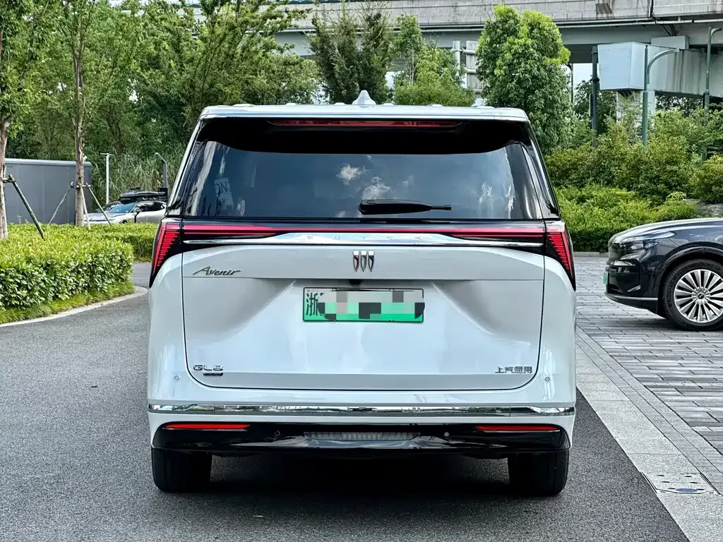 Buick GL8 Hybrid — фото 10