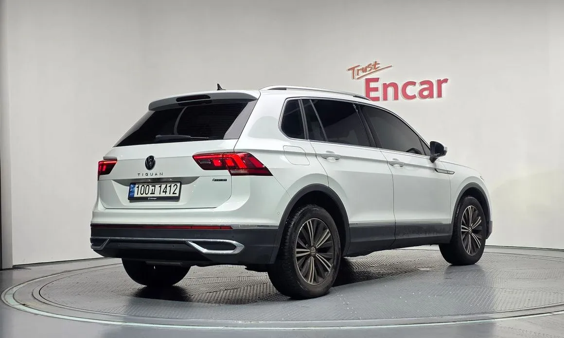 Volkswagen Tiguan — фото 7