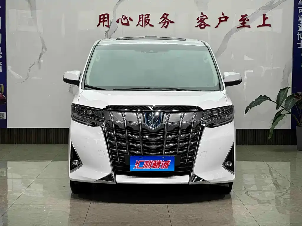 Toyota Alphard — фото 6