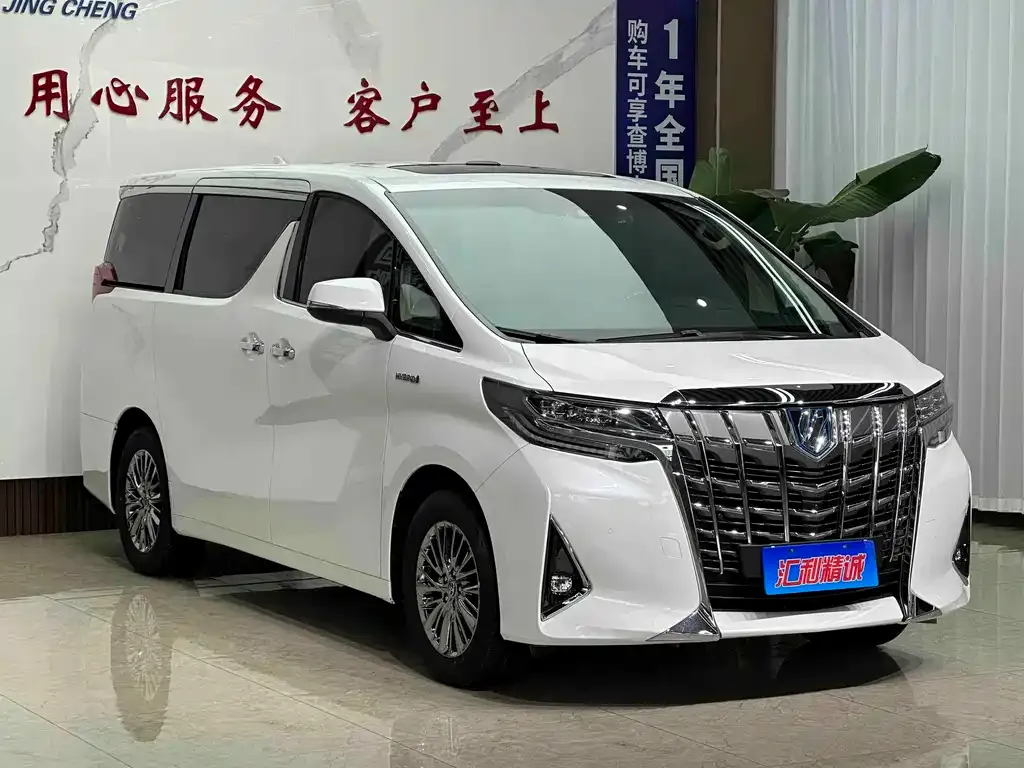 Toyota Alphard — фото 4