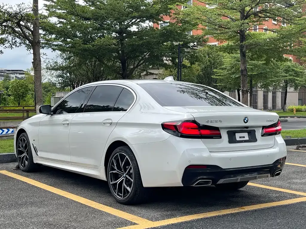 BMW 5 Series — фото 4