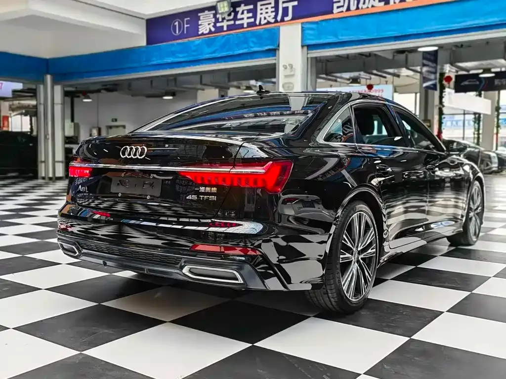 Audi A6L — фото 9