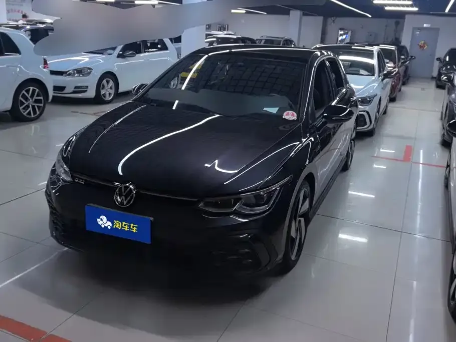 Volkswagen Golf GTI — фото 1