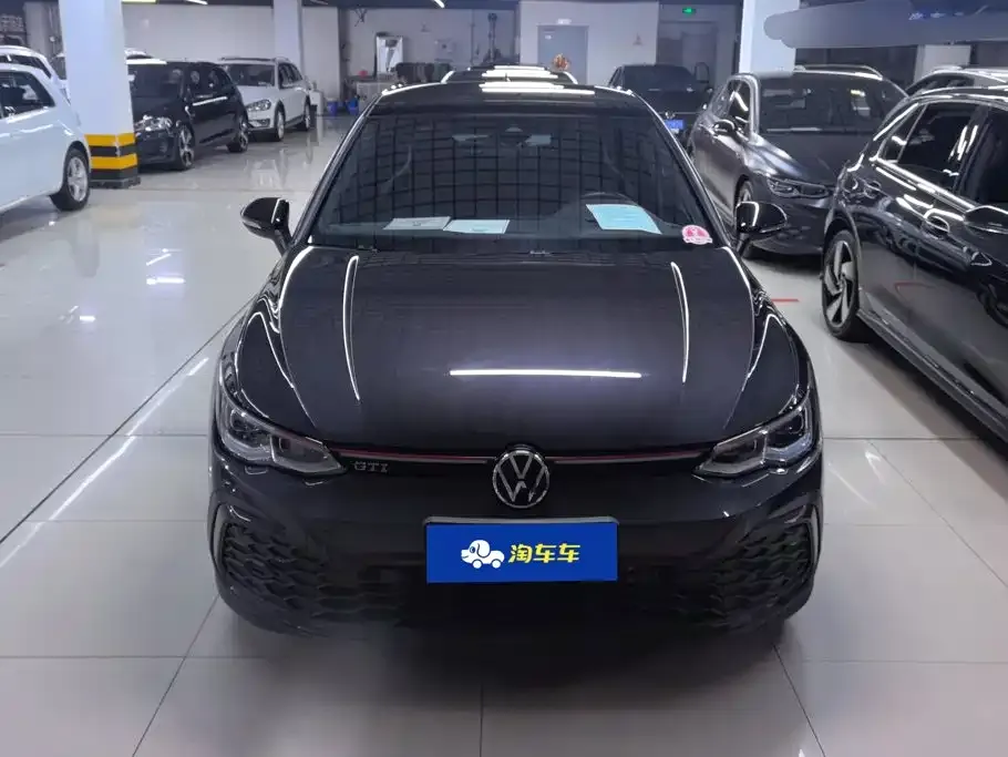 Volkswagen Golf GTI — фото 10