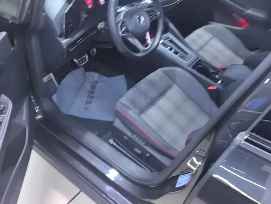 Volkswagen Golf GTI — фото 2
