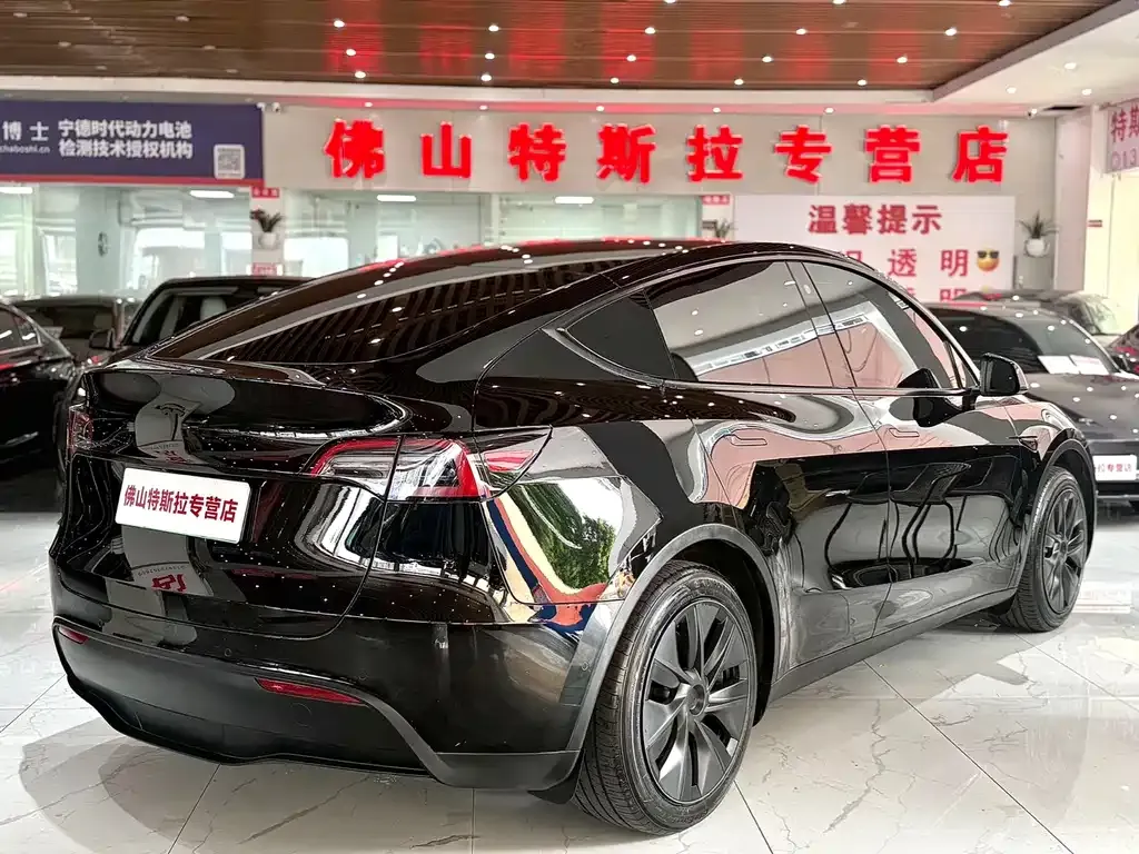 Tesla Model Y — фото 4