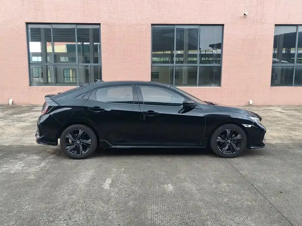 Honda Civic — фото 10