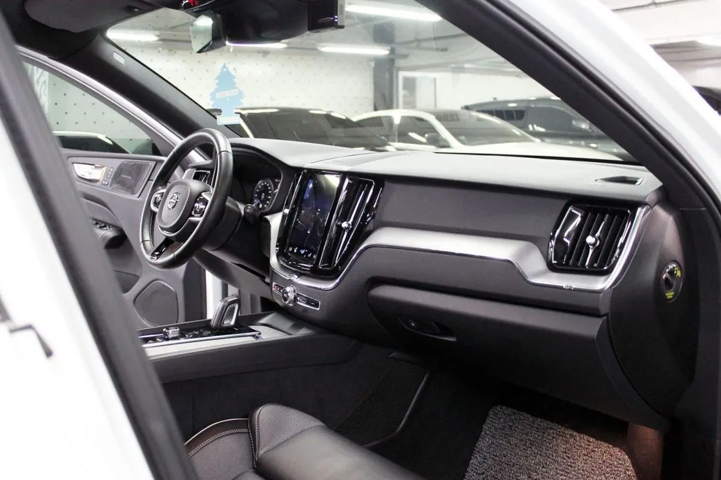 Volvo XC60 — фото 4