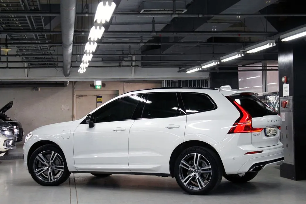 Volvo XC60 — фото 6