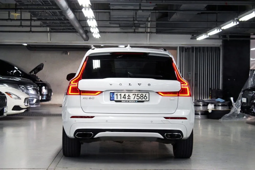 Volvo XC60 — фото 8