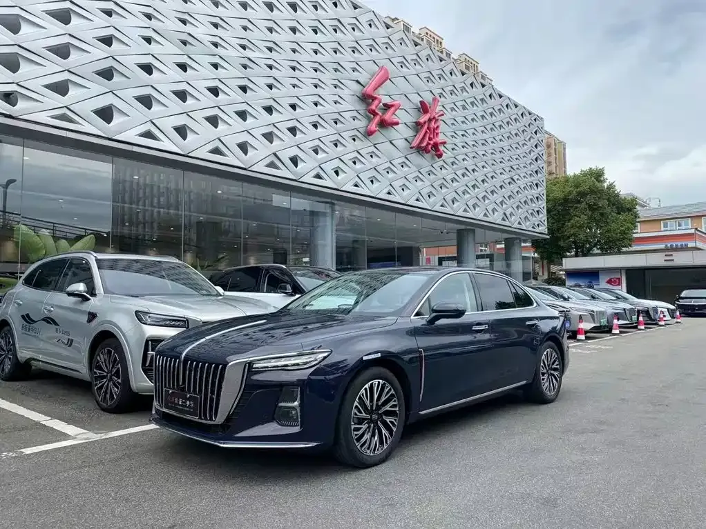Hongqi H5 — фото 1