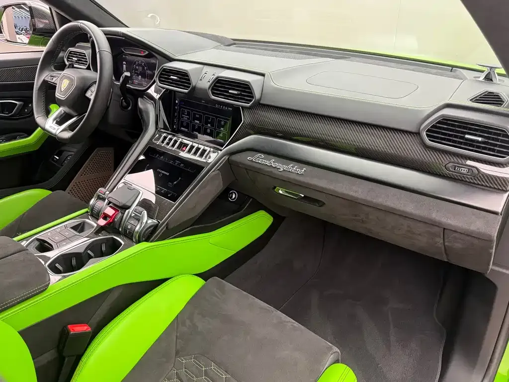 Lamborghini Urus — фото 8