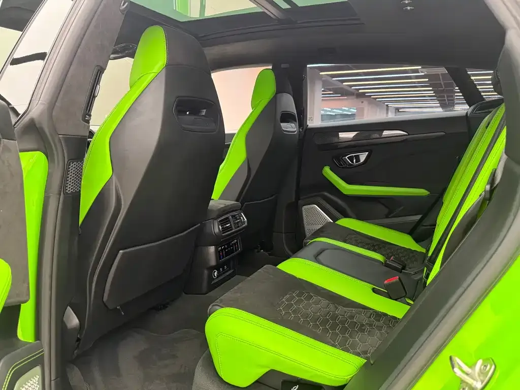 Lamborghini Urus — фото 10