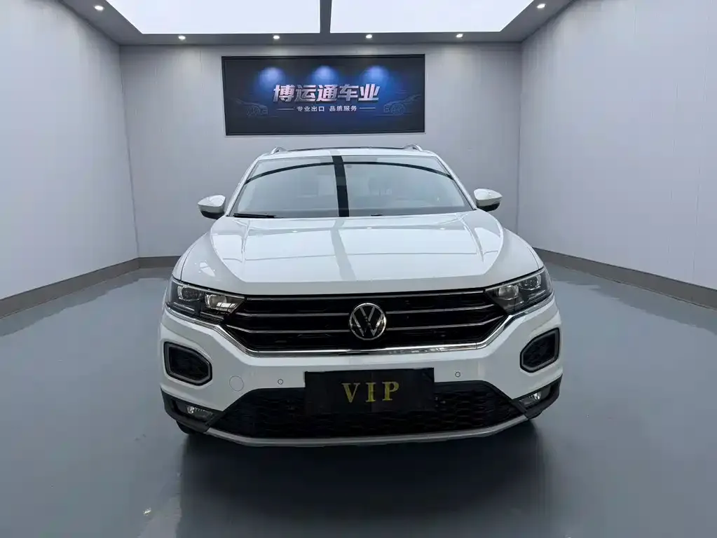 Volkswagen T-Roc — фото 1