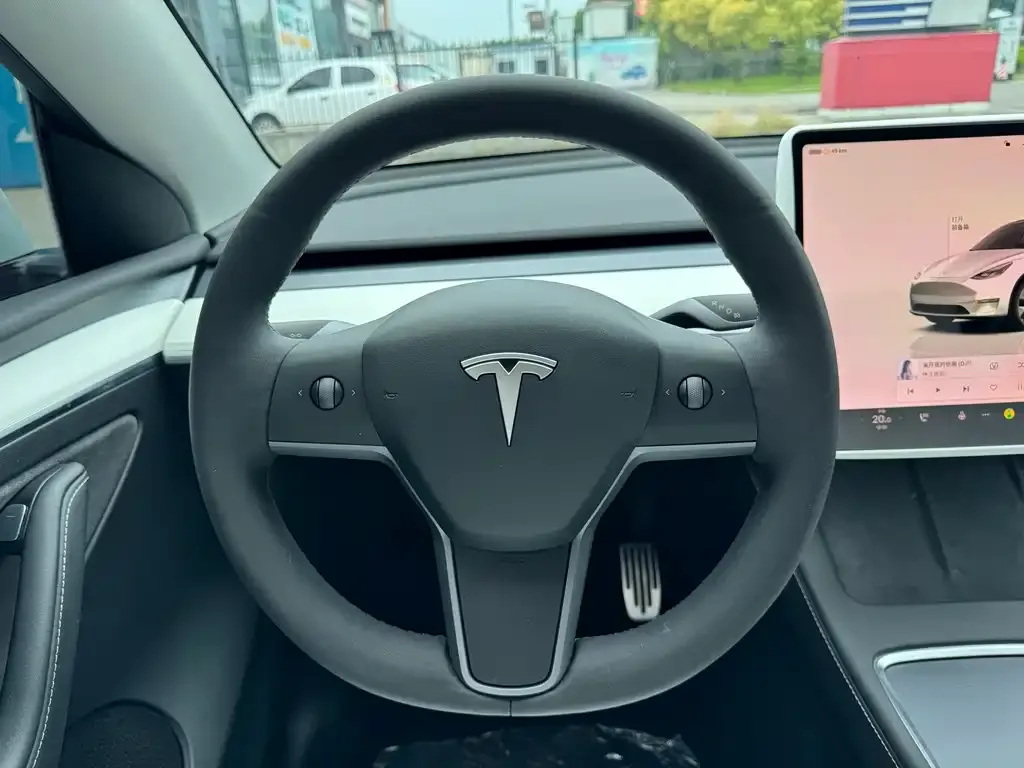 Tesla Model Y — фото 7