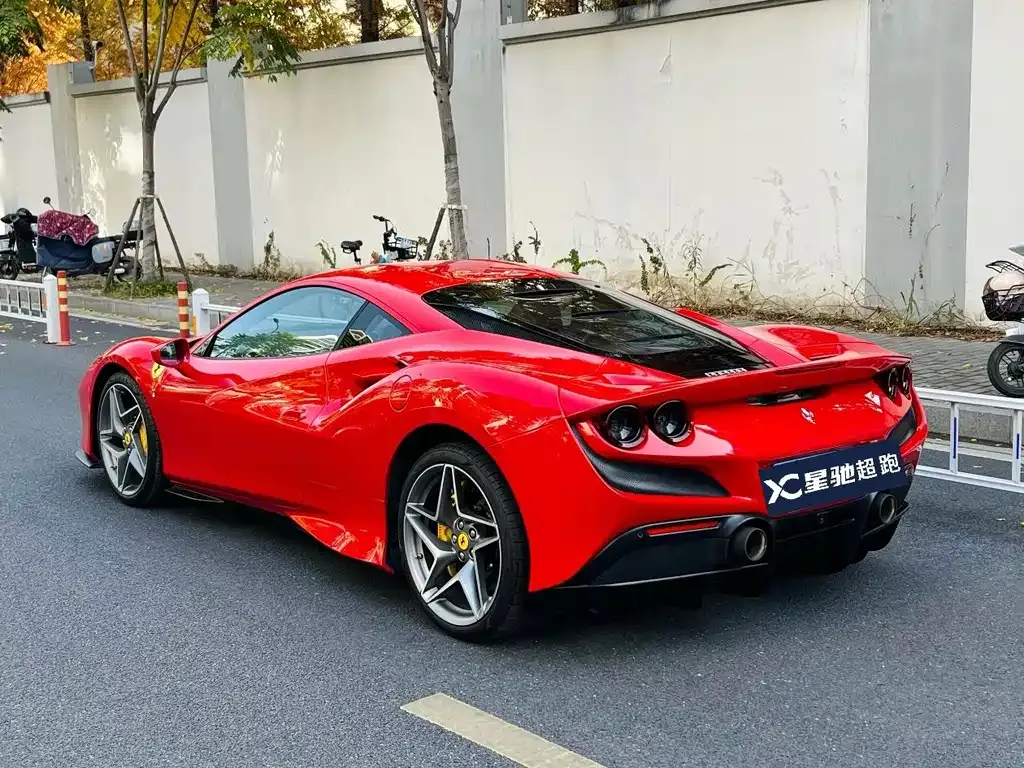 Ferrari F8 — фото 5