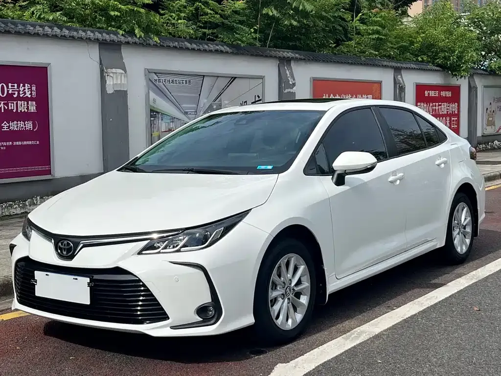 Toyota Corolla — фото 5