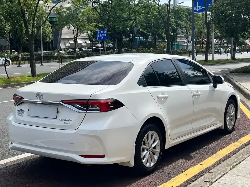 Toyota Corolla — фото 9