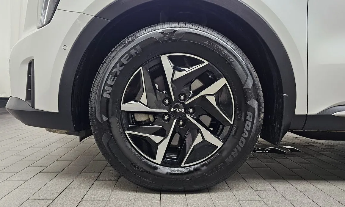 Kia Sorento — фото 8