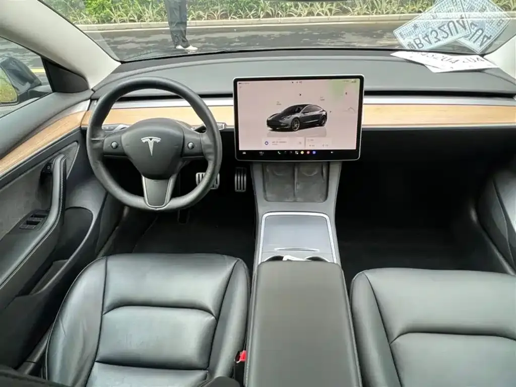 Tesla Model 3 — фото 10