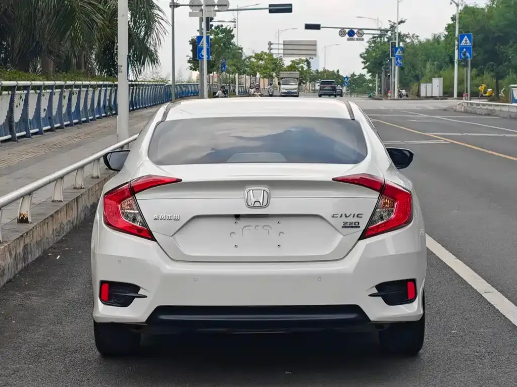 Honda Civic — фото 3