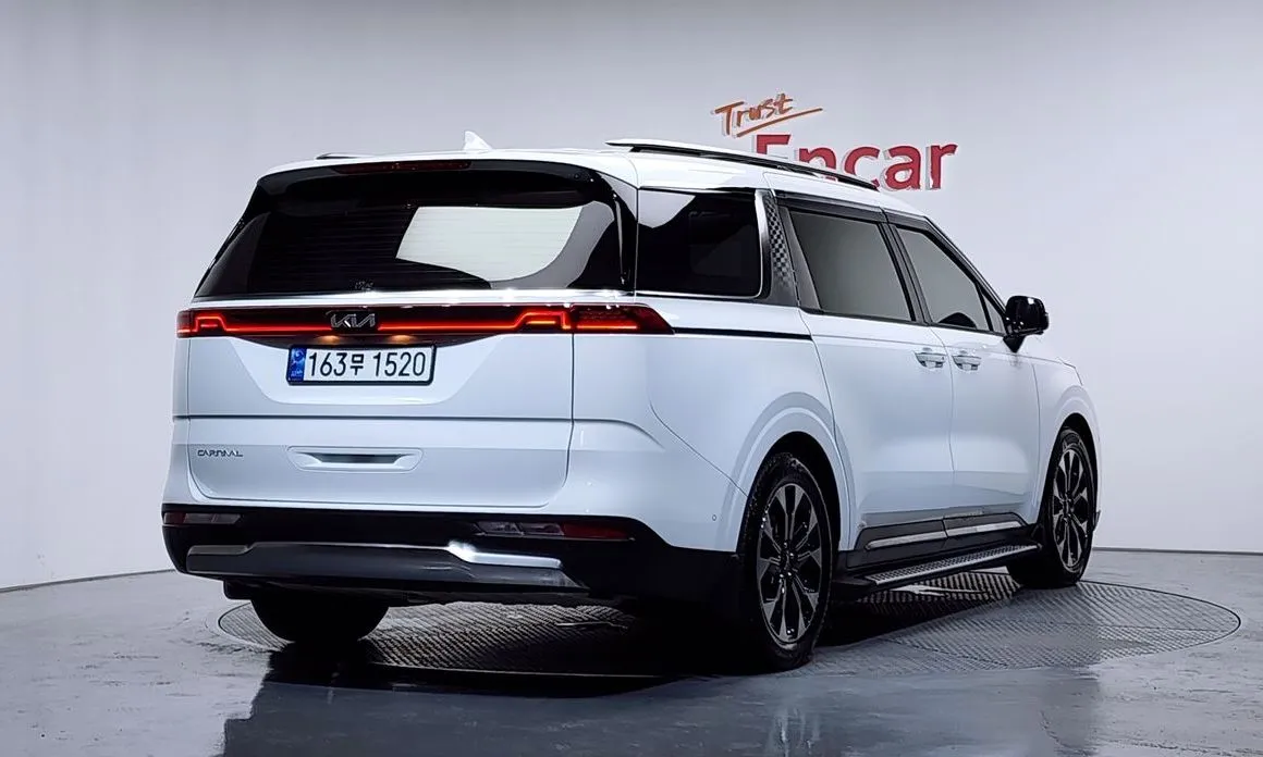 Kia Carnival — фото 4
