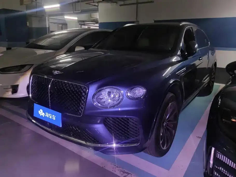 Bentley Bentayga — фото 1