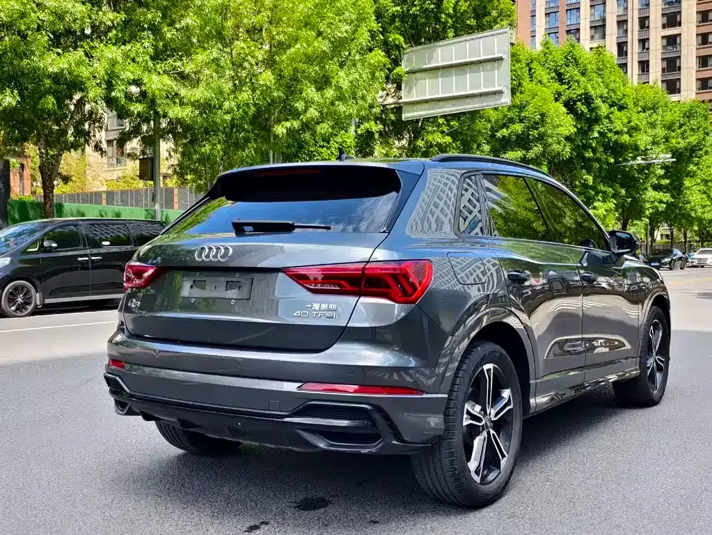 Audi Q3 — фото 10