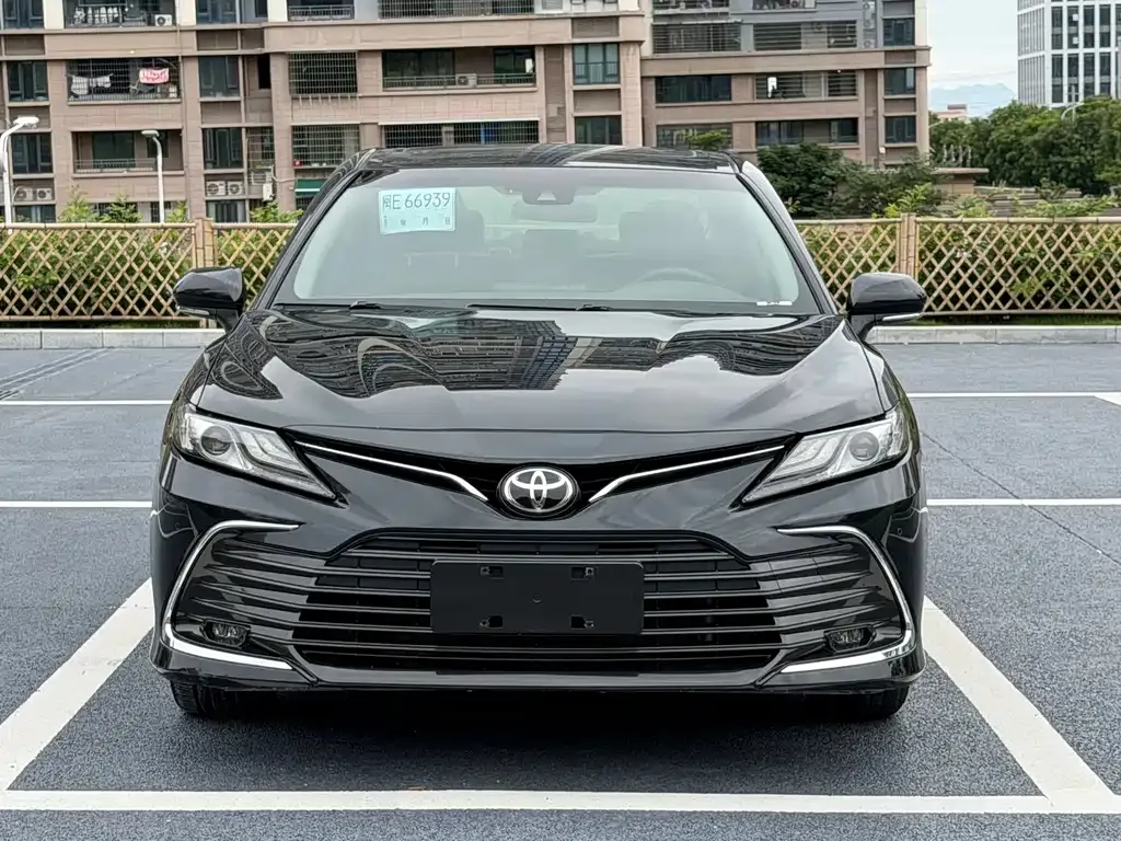 Toyota Camry — фото 7