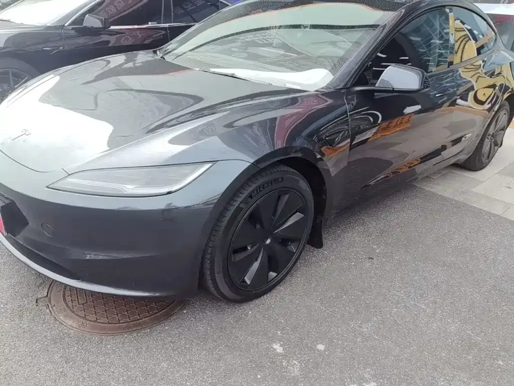 Tesla Model 3 — фото 1