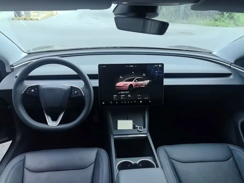 Tesla Model 3 — фото 3