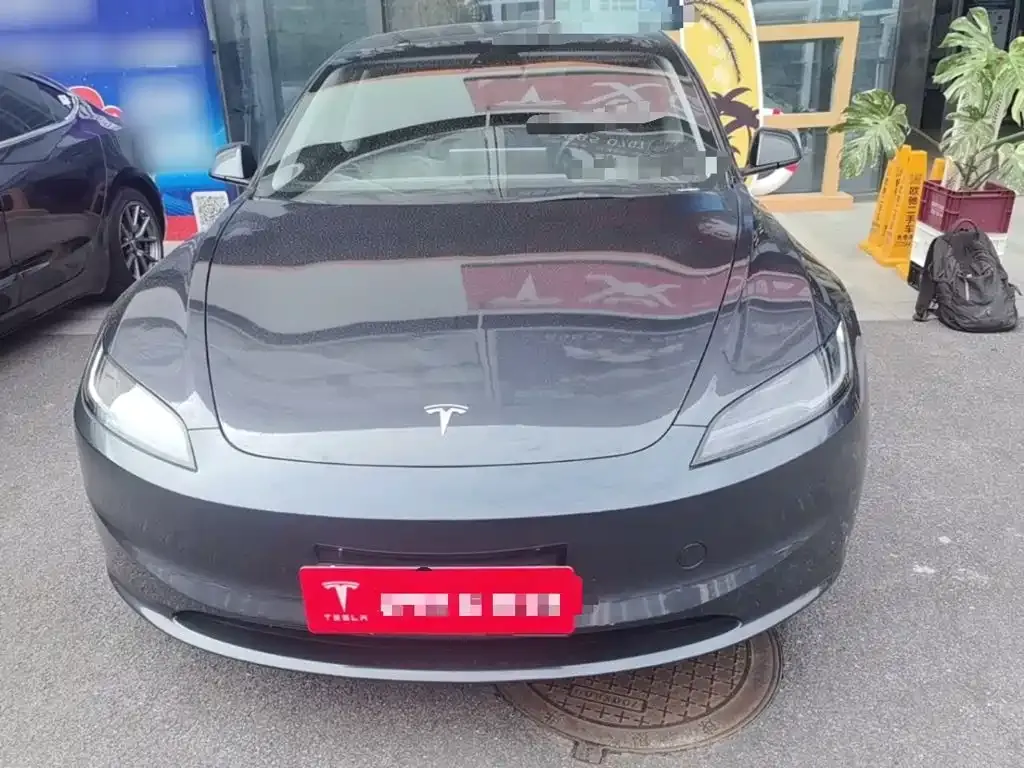 Tesla Model 3 — фото 10