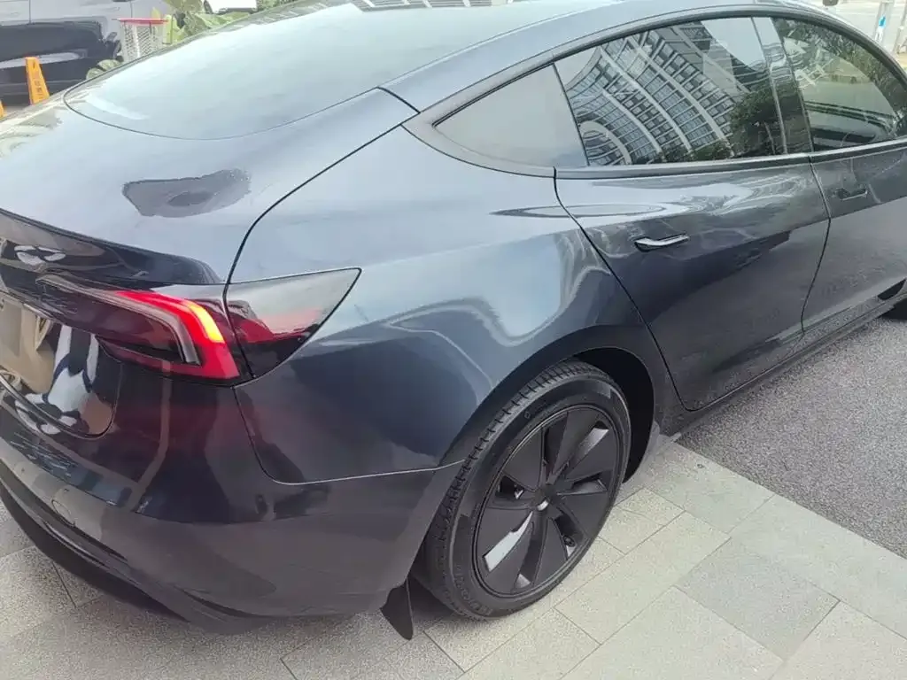 Tesla Model 3 — фото 9