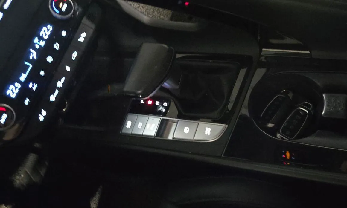 Hyundai AVANTE — фото 2
