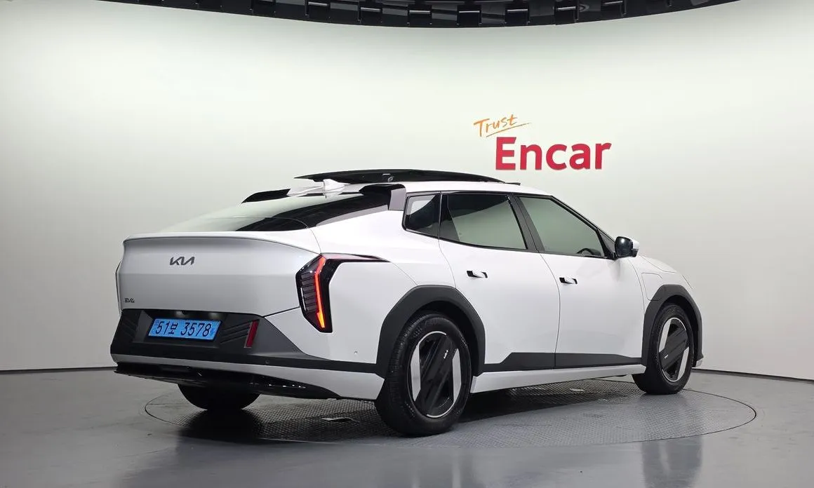 Kia EV4 — фото 3