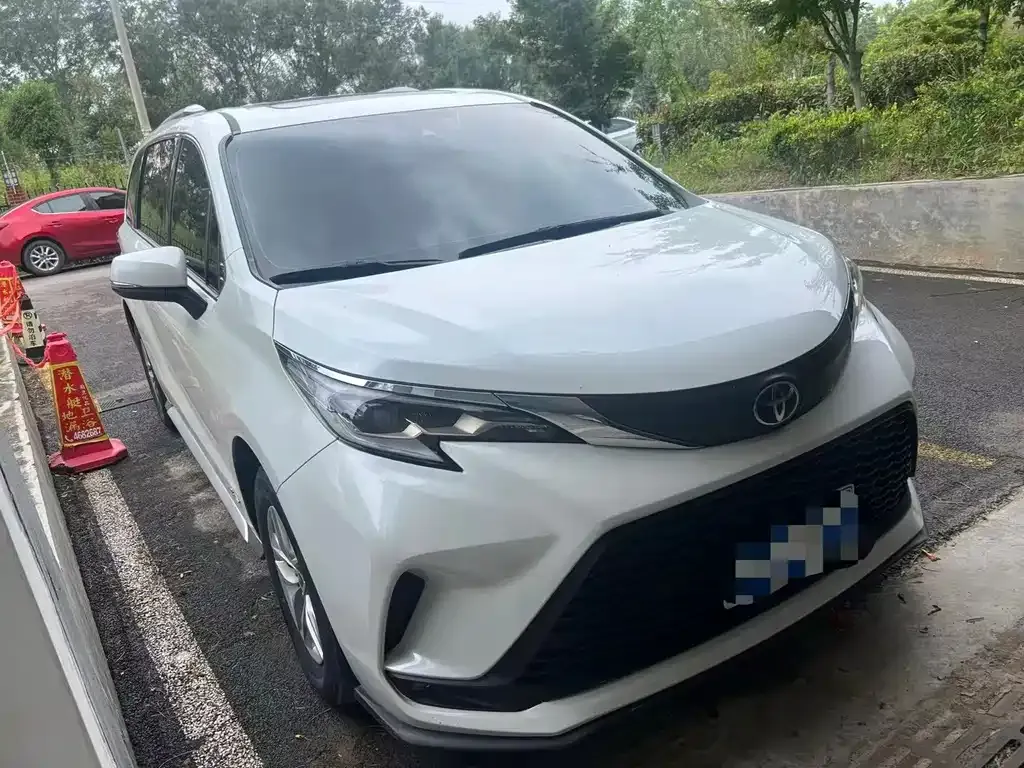 Toyota Granvia — фото 10