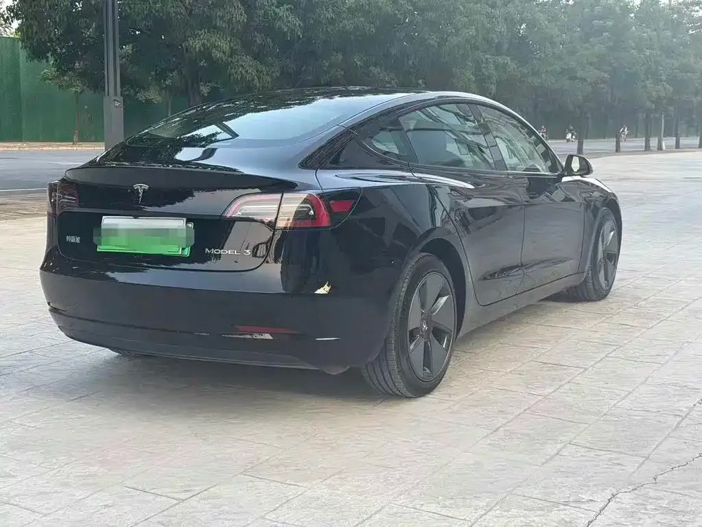 Tesla Model 3 — фото 6