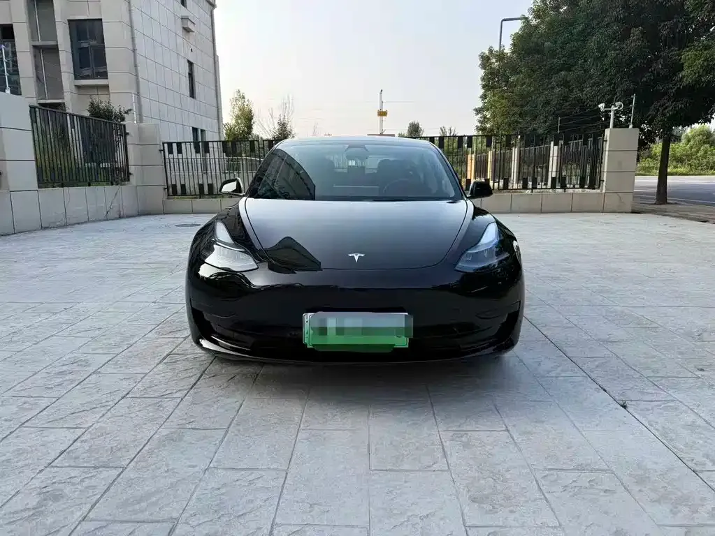 Tesla Model 3 — фото 4